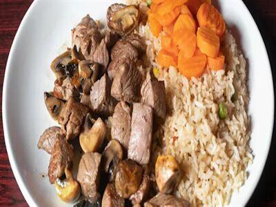 B5. Hibachi Steak w. Mushroom Entrees